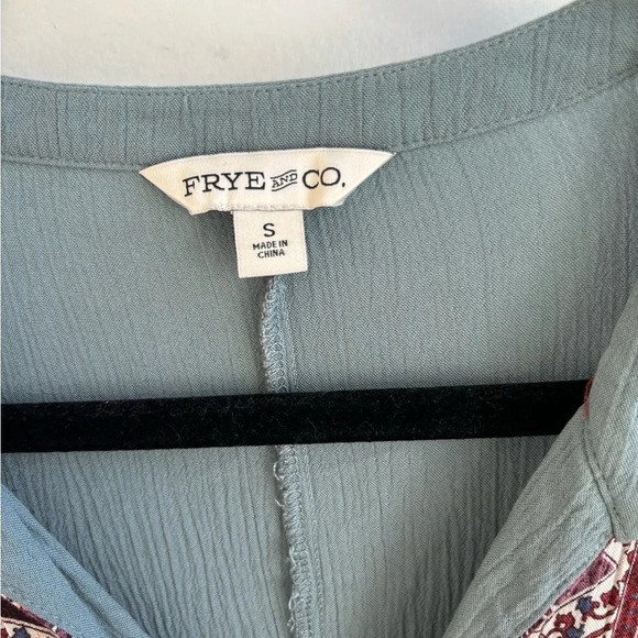 Frye and Co Bell Sleeve Flowy Blouse - Picture 5 of 5
